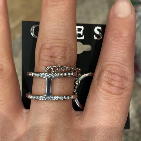 Size 7 Guess studded rings attached by chain - Picture 3 of 4